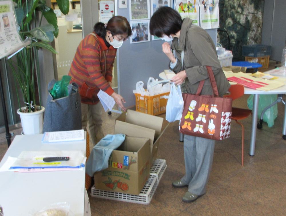 IMG_4064　生ごみ減容方法(ダンボール)