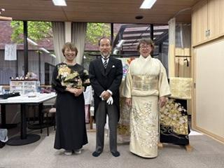 試着3人室内